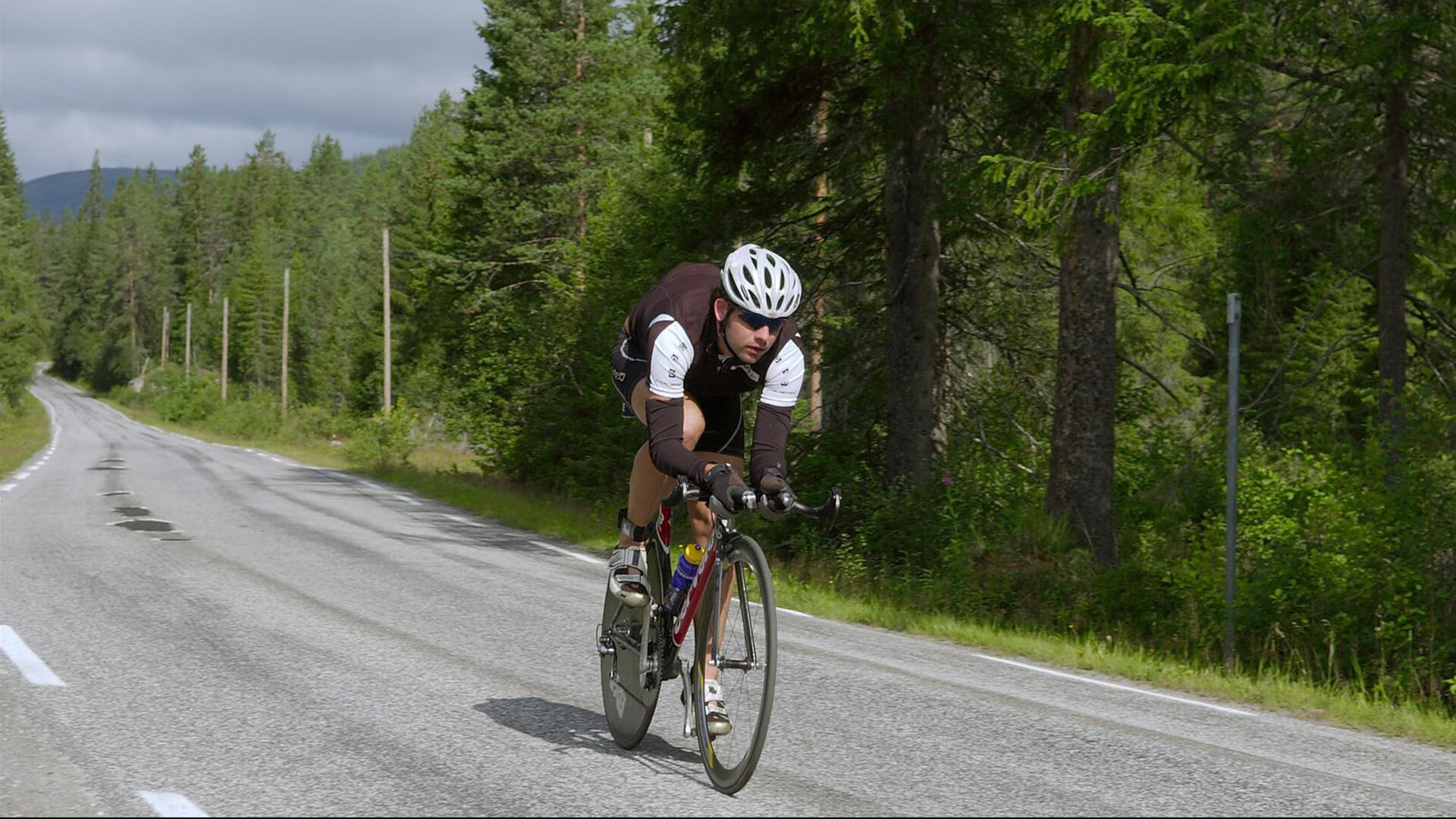 内线王者：场内最具统治力的内线球员，内线球员的主要作用
