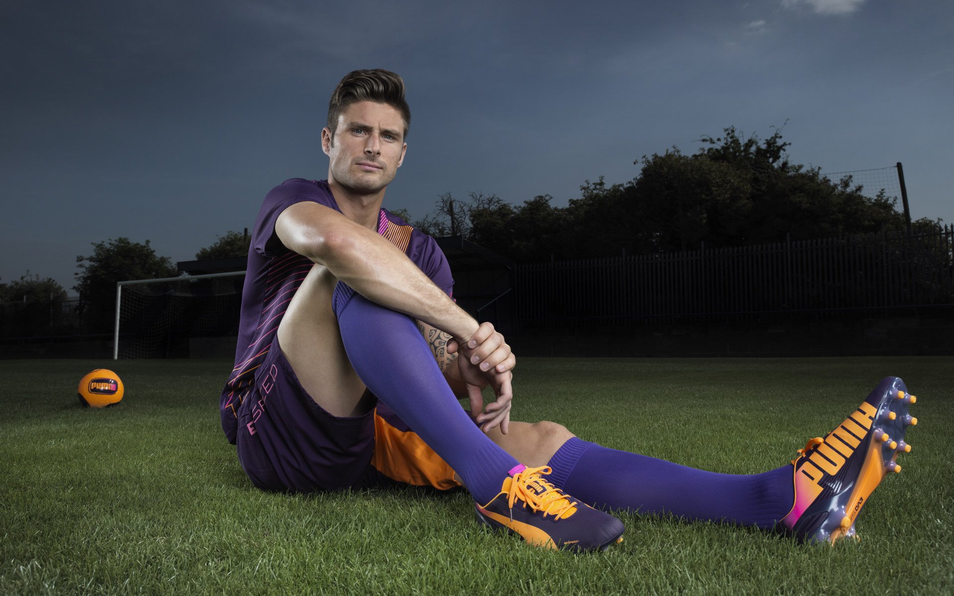 外国足球友谊赛，文化交流新平台，外国足球联赛