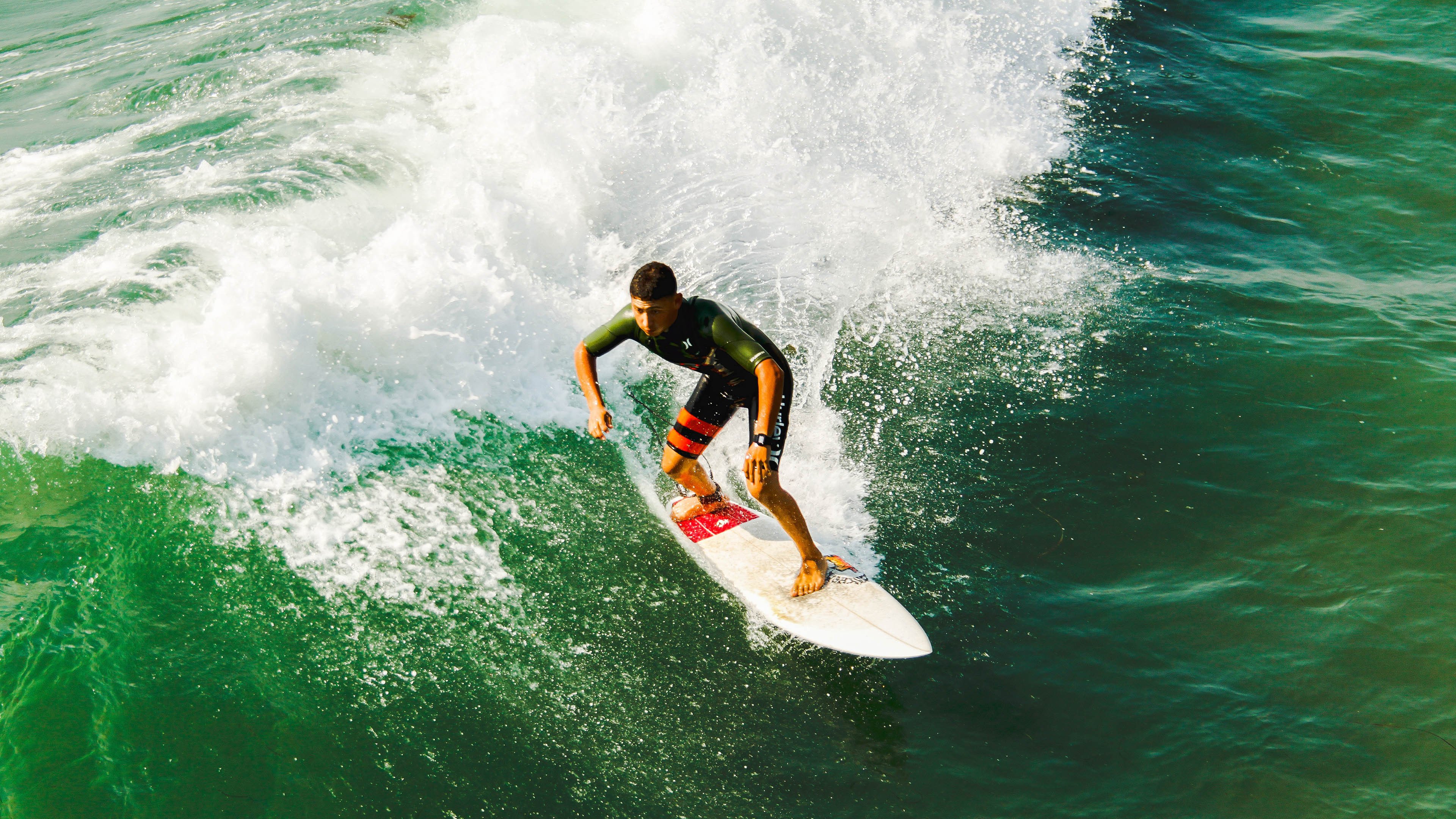 线上线下联动，电竞赛事全场景打造全民狂欢盛典，电竞赛事线上宣传策划